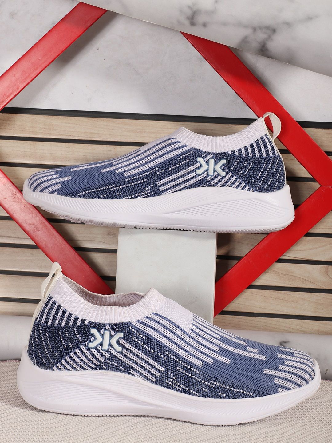 

Killer Men Textured Lightweight Slip-On Sneakers, White
