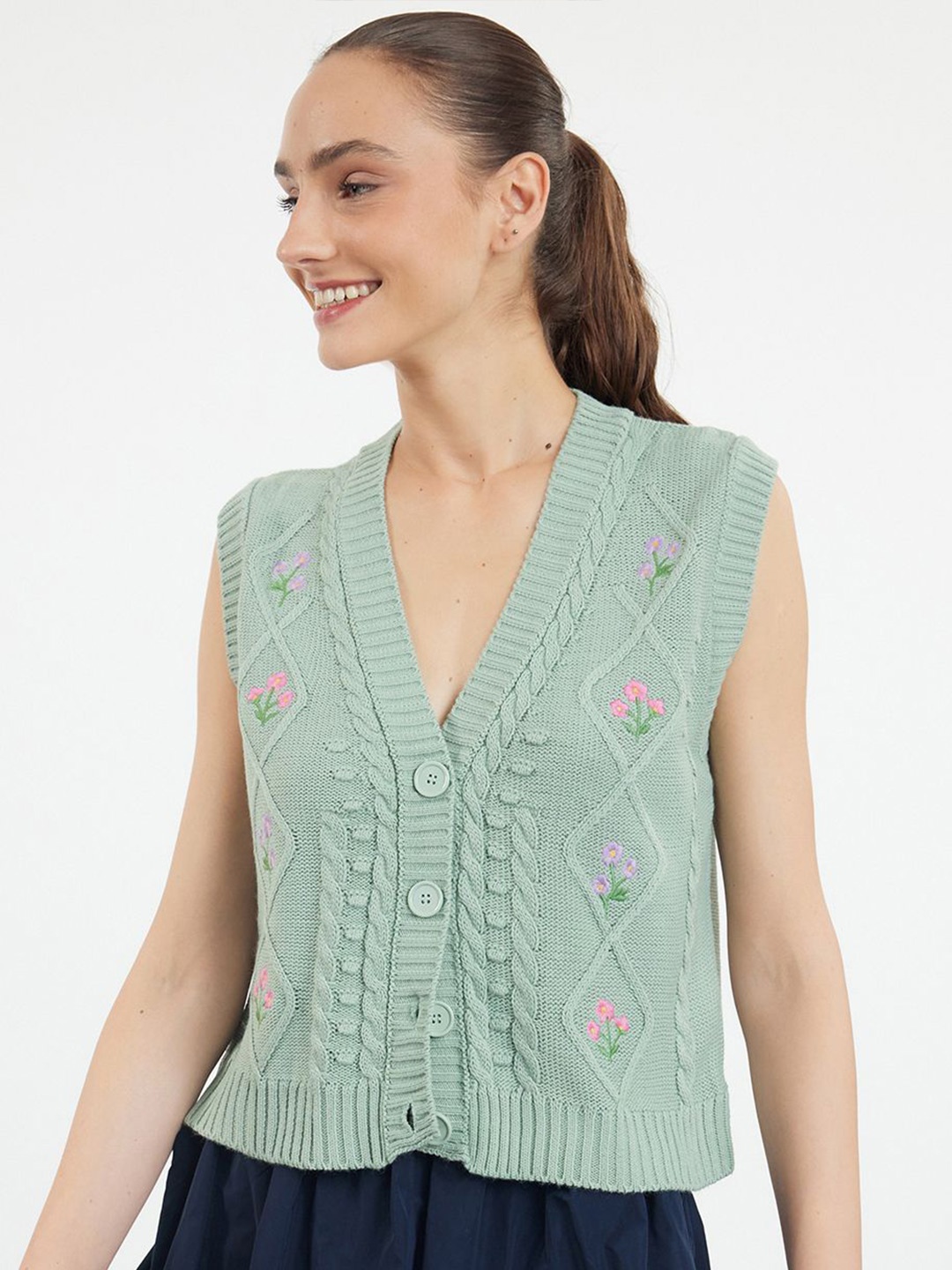 

Trendyol Women Floral Crop Cardigan, Green