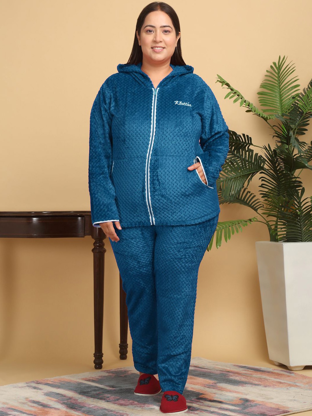 

KLOTTHE Women Plus Size Solid Hooded Woolen Night Suit, Blue