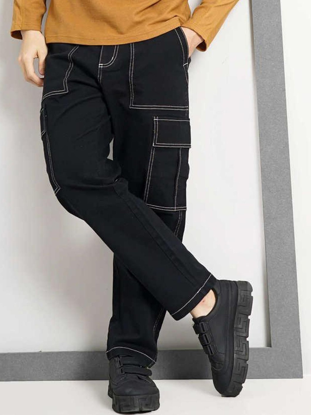 

Xee Men Comfort Mid-Rise Pure Cotton Stretchable Cargo Jeans, Black
