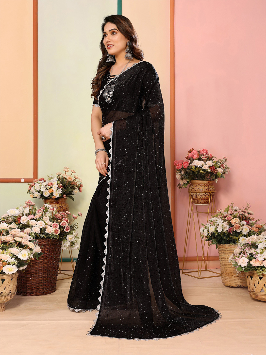 

Ambuja International Embellished Beads and Stones Pure Silk Saree, Black