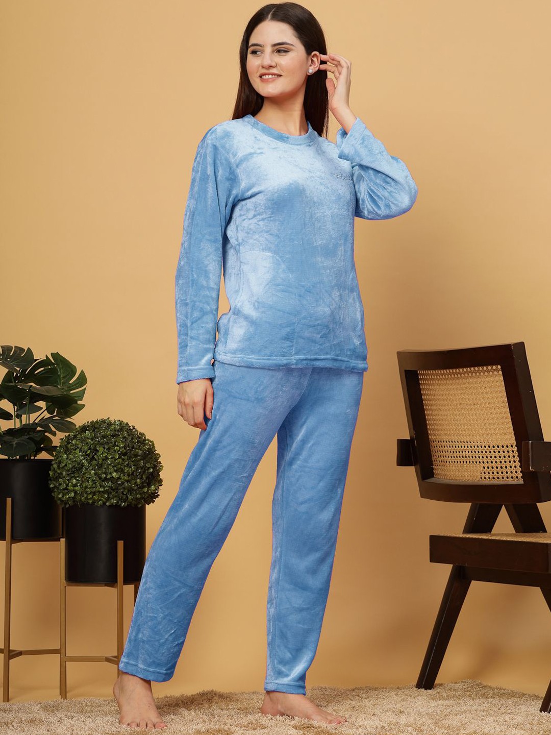 

KLOTTHE Women Solid Woolen Night Suit, Blue
