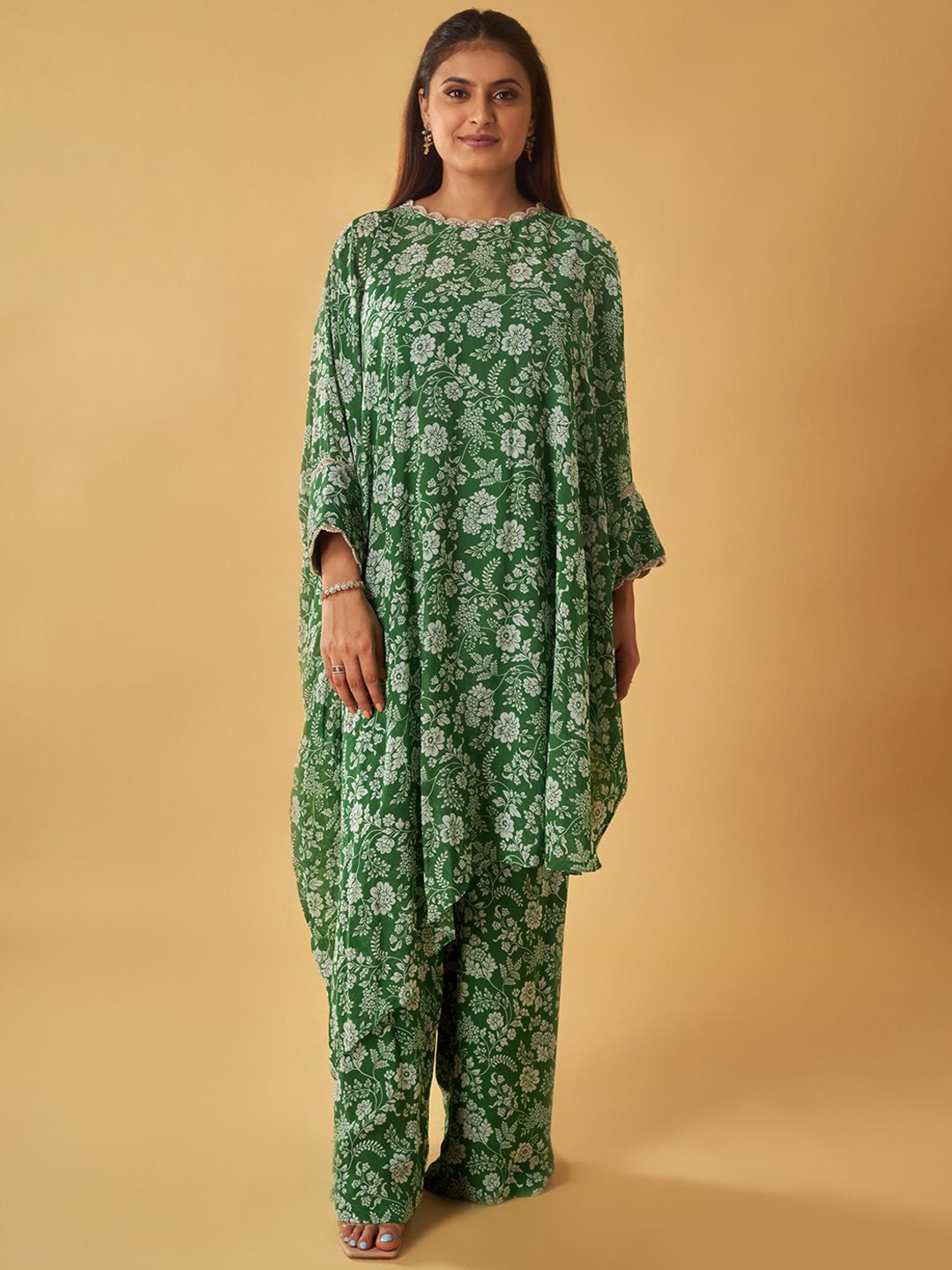 

Maisolos Floral Printed Boat Neck Pure Silk Kaftan Tunic & Trousers, Green