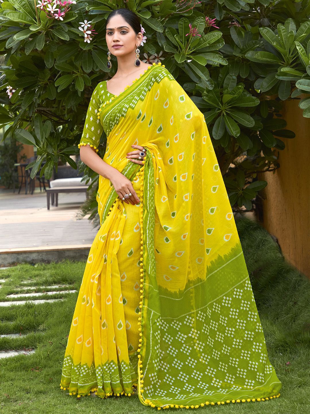 

Saree mall Abstract Printed Bagh Sarees, Yellow