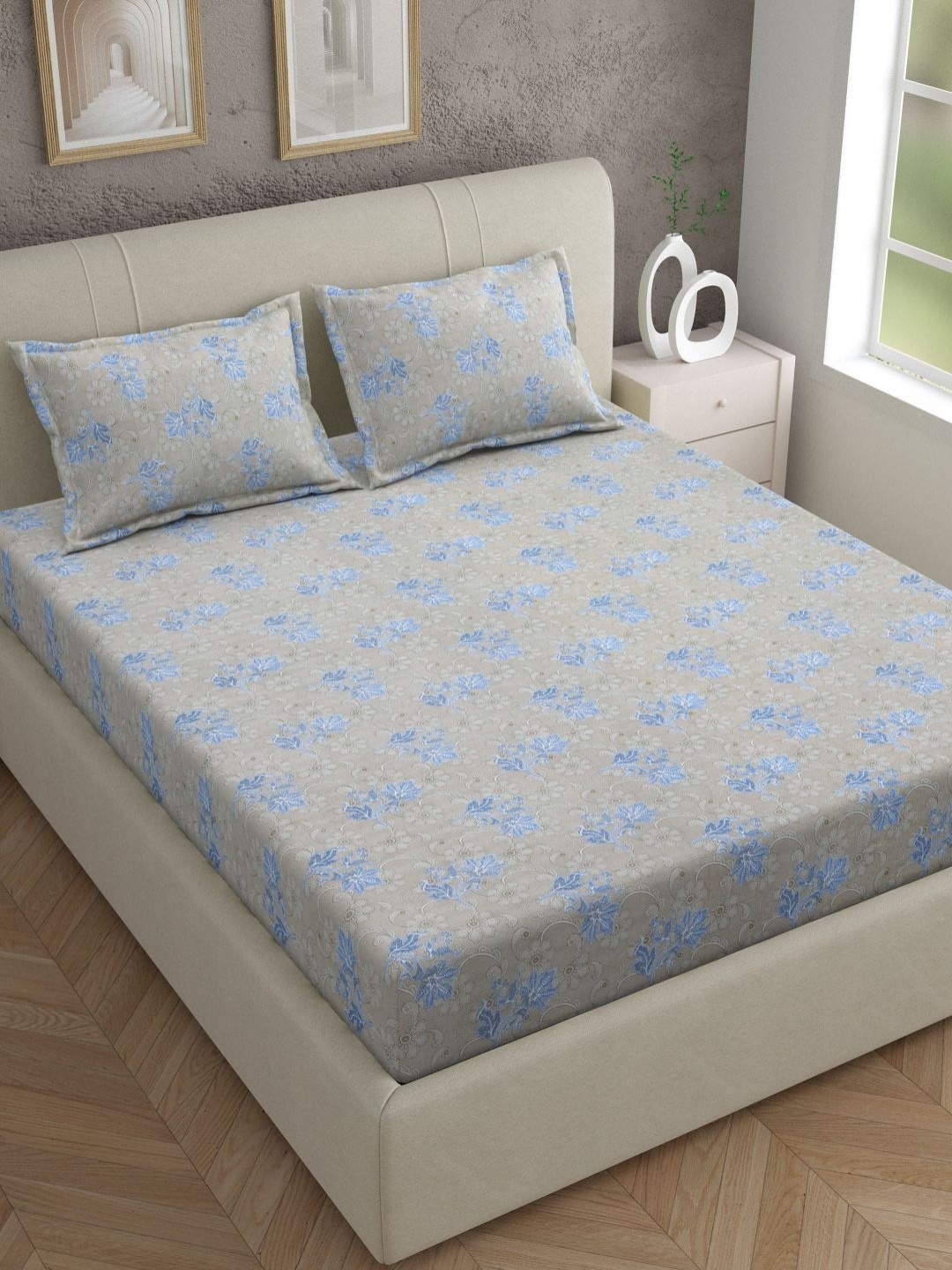 

EverHOME Beige and Blue Floral 144 TC Cotton King Bedsheet with 2 Pillow Covers