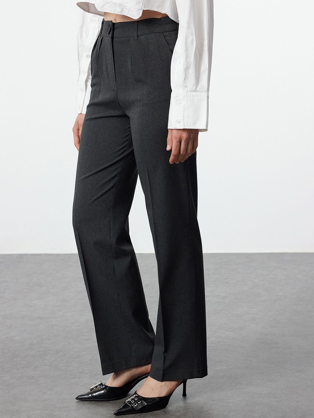 

Trendyol Women Solid Trousers, Black