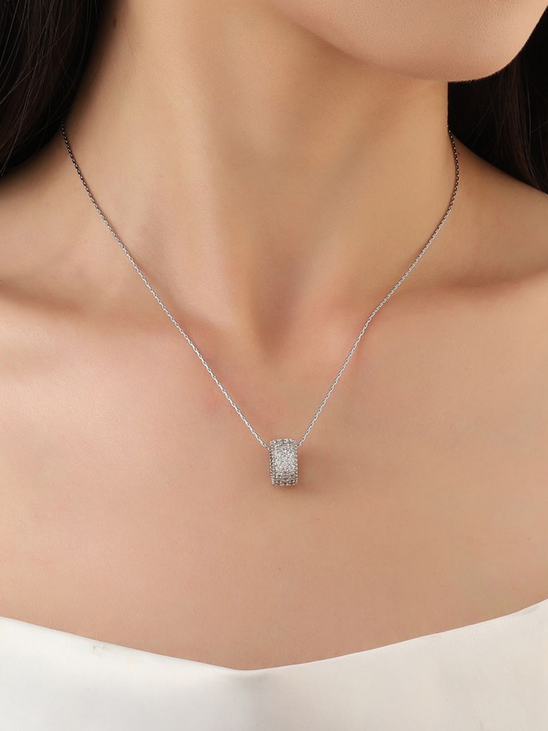

SALTY Full Studded Wheel Pendant Chain, Silver