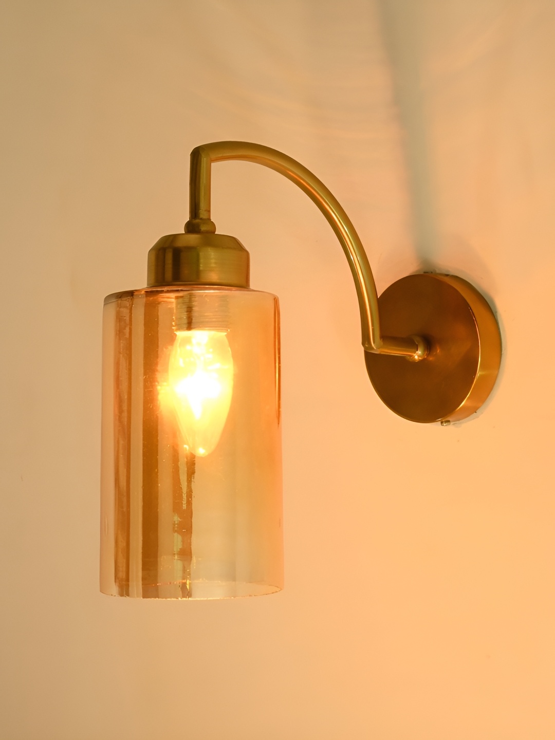 

Afast Gold-Toned Glass Traditional Rectangle Shaped Wall Lamp