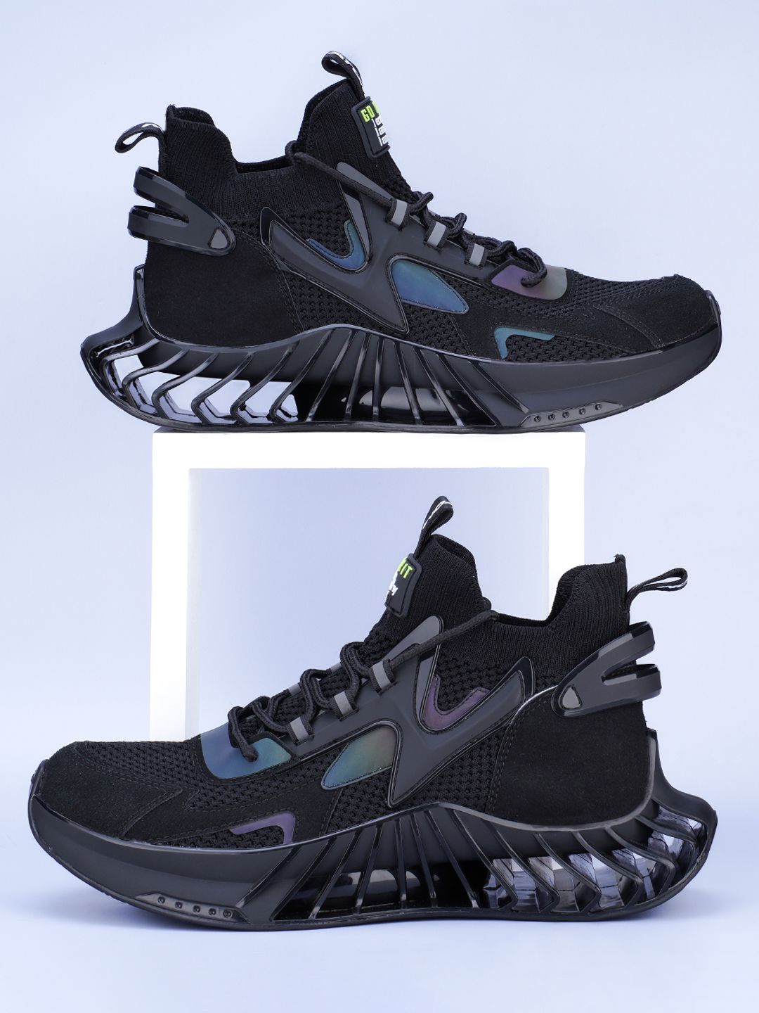 

Atom Men Printed Sneakers, Black