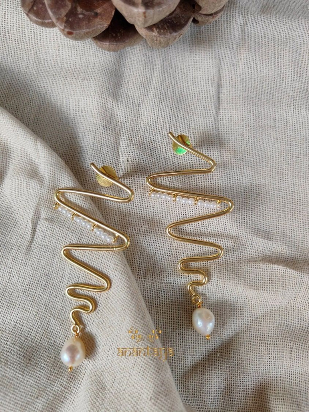 

Anantayabymani Contemporary Pearl Drop Earrings, Gold