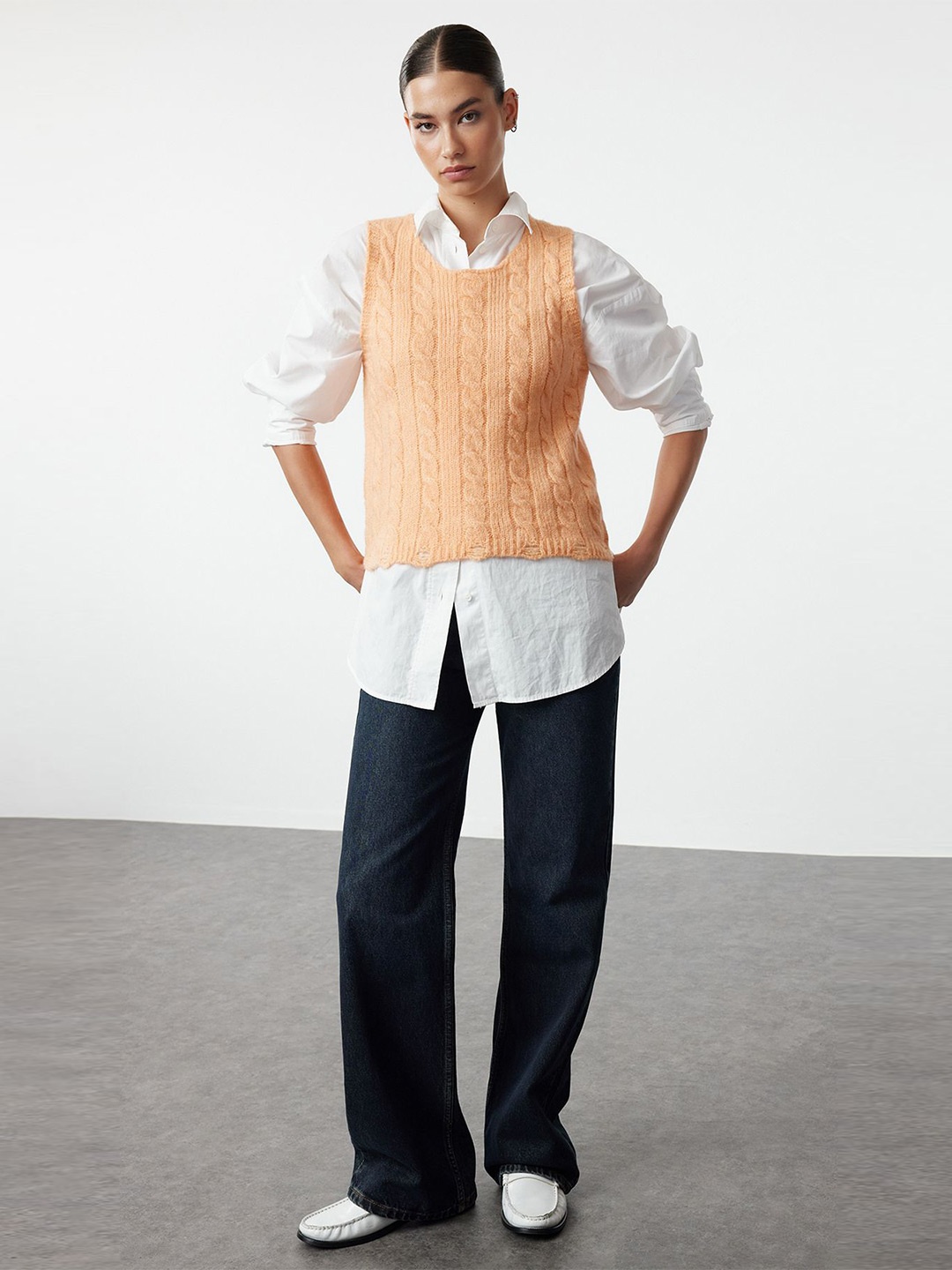 

Trendyol Women Crop Sweater Vest, Peach