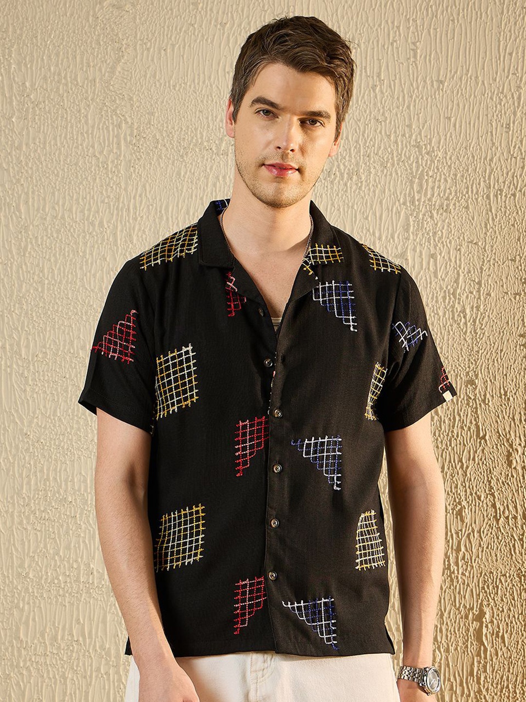 

Modeve Men Opaque Printed Casual Shirt, Black