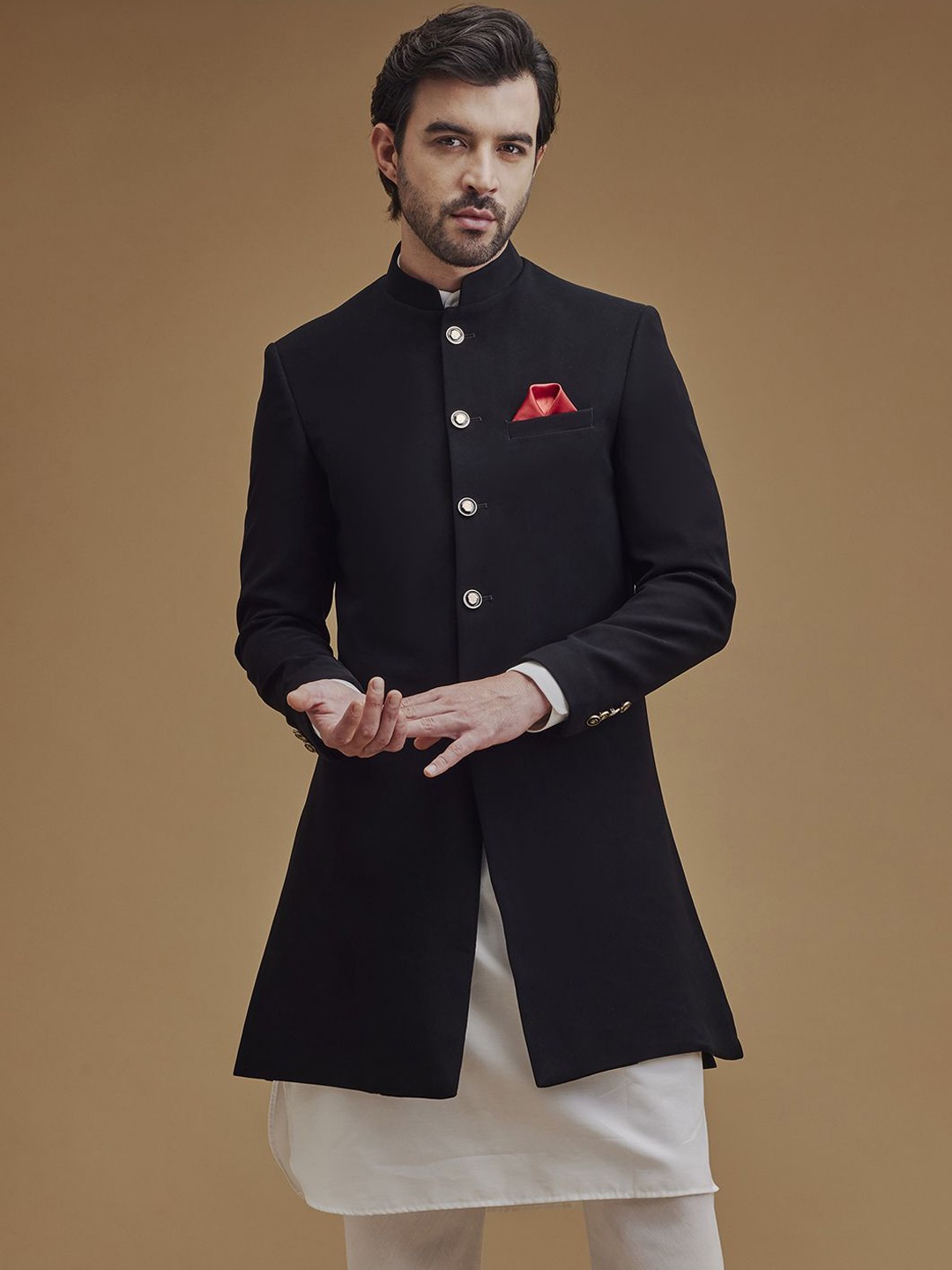 

Neumen Men Solid Mandarin Collar Sherwani Set, Black