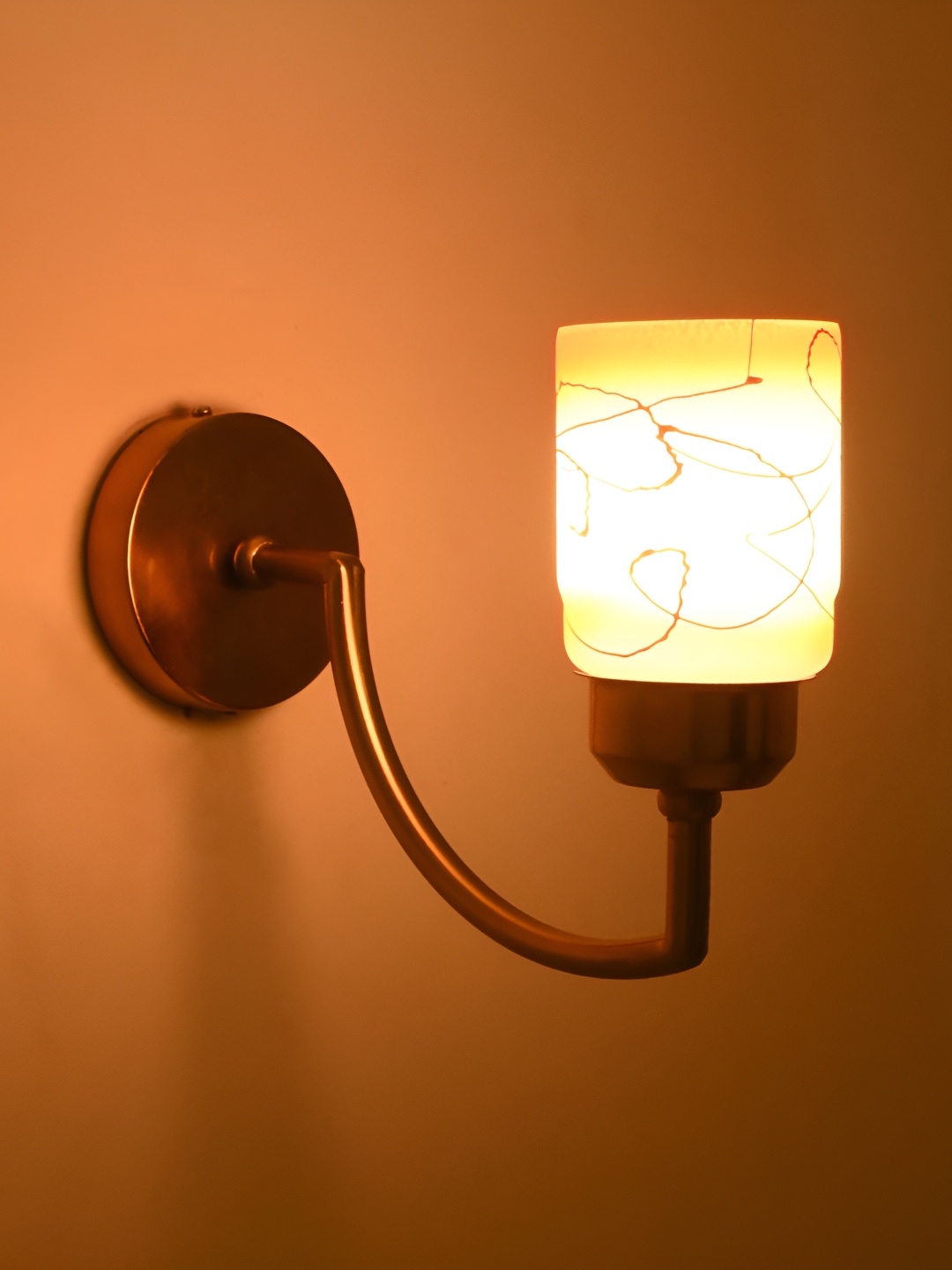 

Afast Gold-Toned & Orange-Coloured Colourblocked Glass Cylinder Shaped Wall Lamp