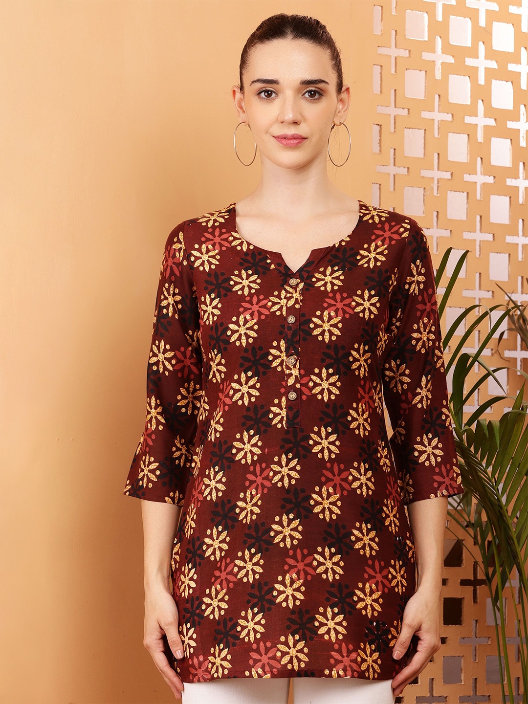 

KALINI Floral Printed Kurti, Black