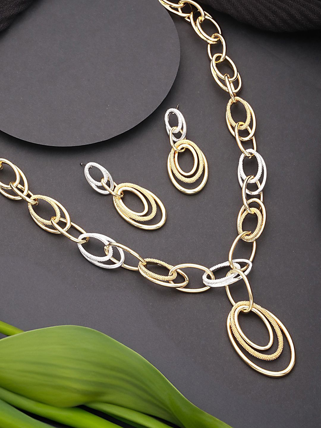 

SARAF TRENDZ Gold-Plated AD Stone-Studded Jewellery Set