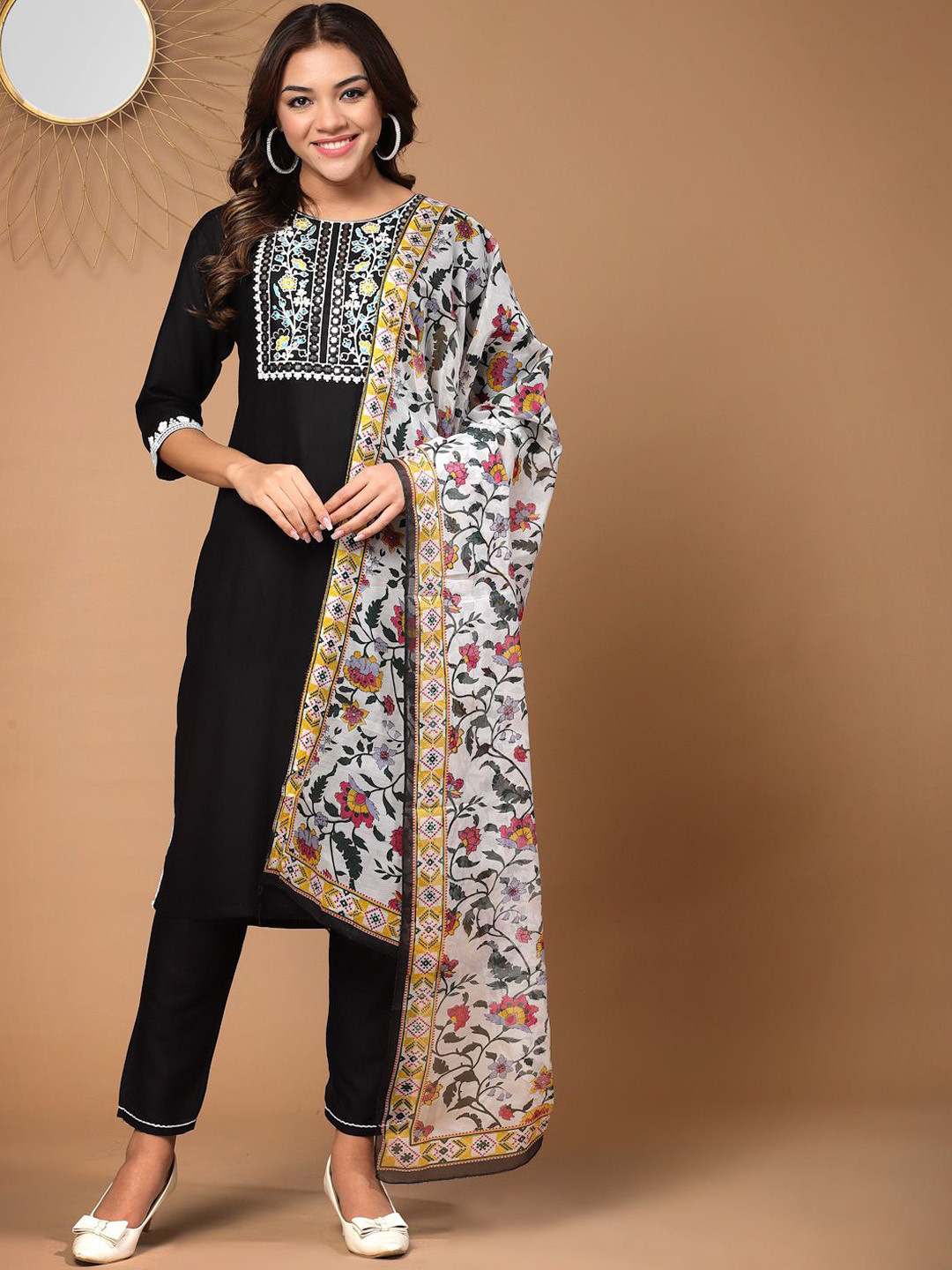 

Piludi Floral Embroidered Thread Work Kurta with Trousers & Dupatta, Black