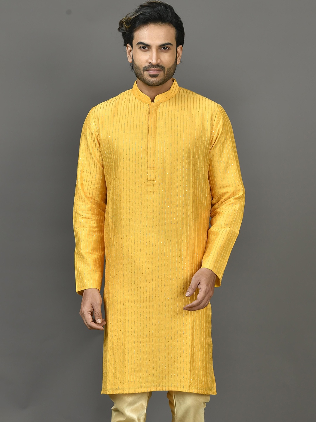 

Sayisha Embellished Mandarin Collar Sequinned Straight Kurta, Yellow