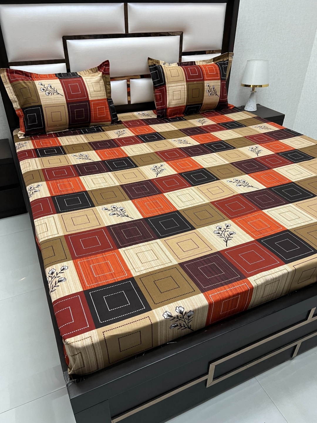 

Pure Decor Passion Fur Black Geometric Pure Cotton 240 TC Queen Bedsheet & 2 Pillow Covers