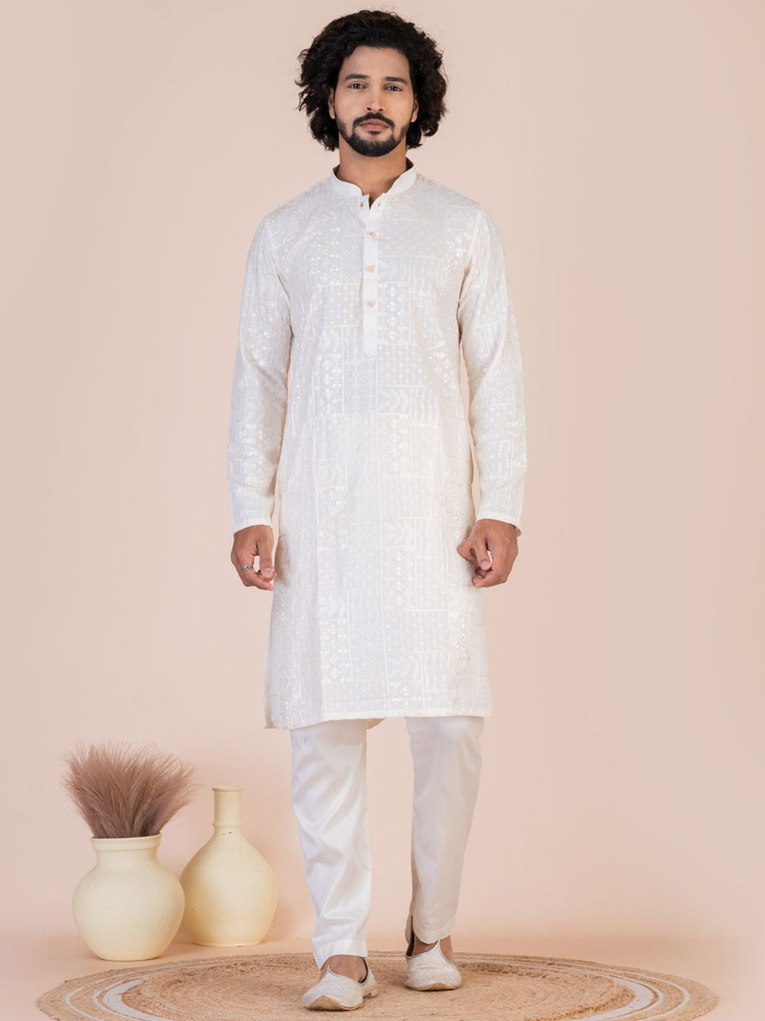 

HU - Handcrafted Uniquely Floral Embroidered Mandarin Collar Straight Kurta, Off white