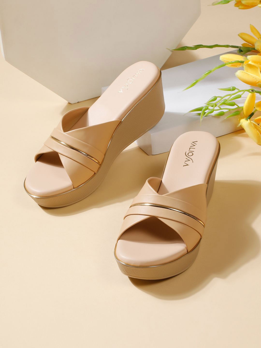 

VALIOSAA Women Wedge Sandals, Beige