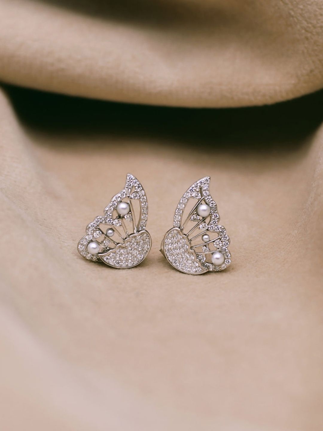 

KRENOZ Classic Studs Earrings, Silver
