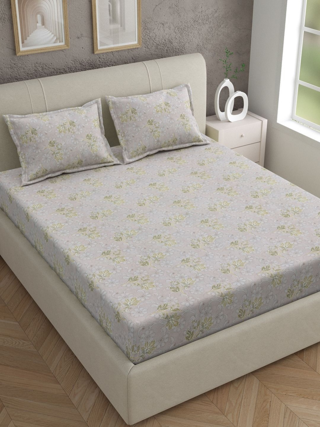 

EverHOME nirvana Green & Grey Floral Cotton 144 TC King Bedsheet with 2 Pillow Covers