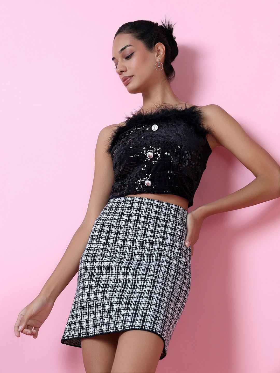 

SHOWOFF Velvet Crop Top, Black