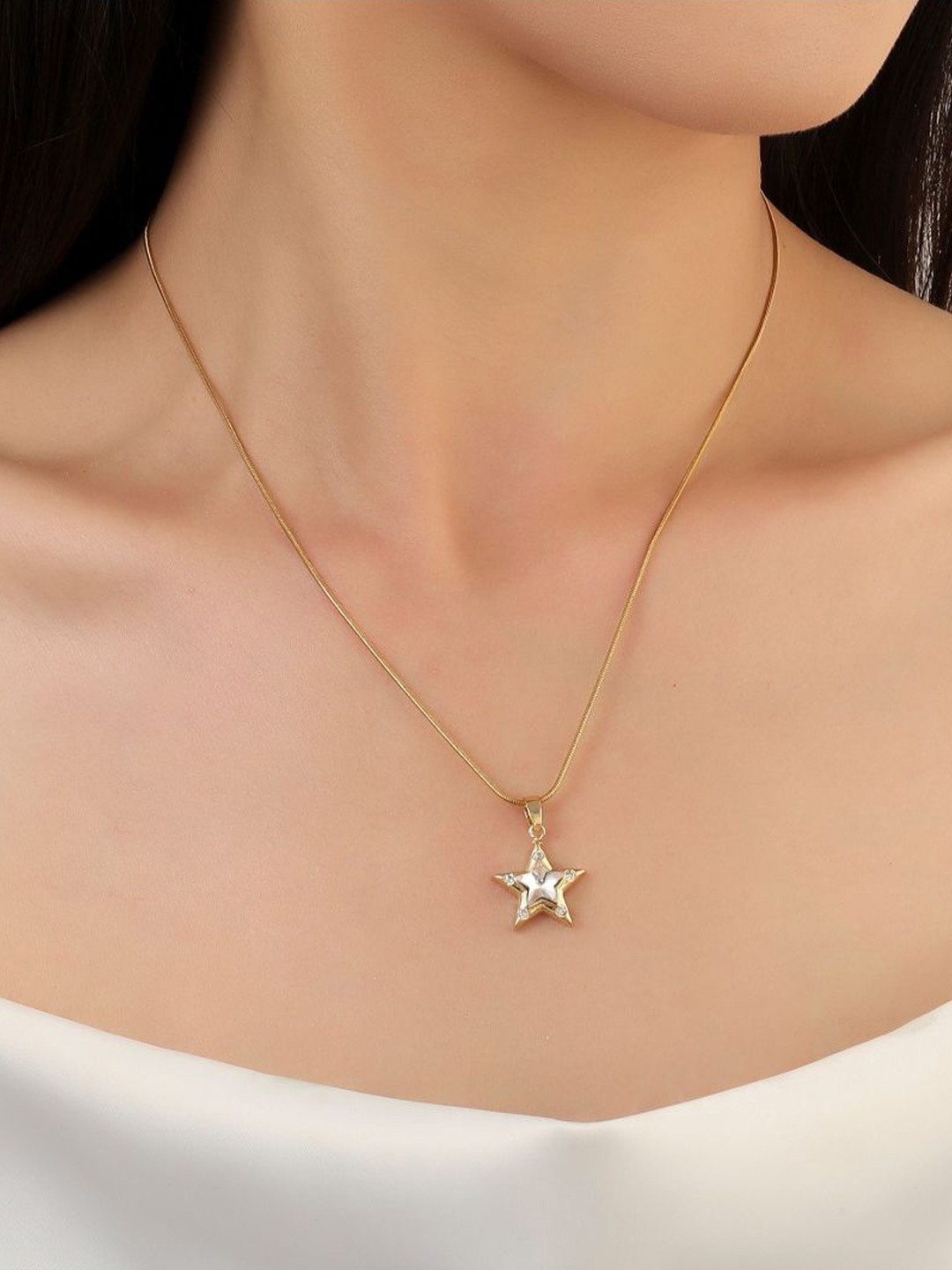 

SALTY Almas Stone Studded Pendant With Chain, Gold
