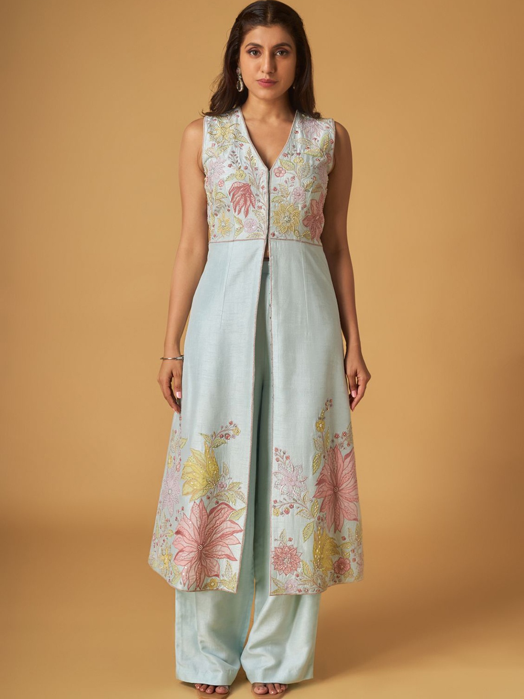 

Maisolos Floral Embroidered Thread Work Raw Silk Kurta with Palazzo, Blue