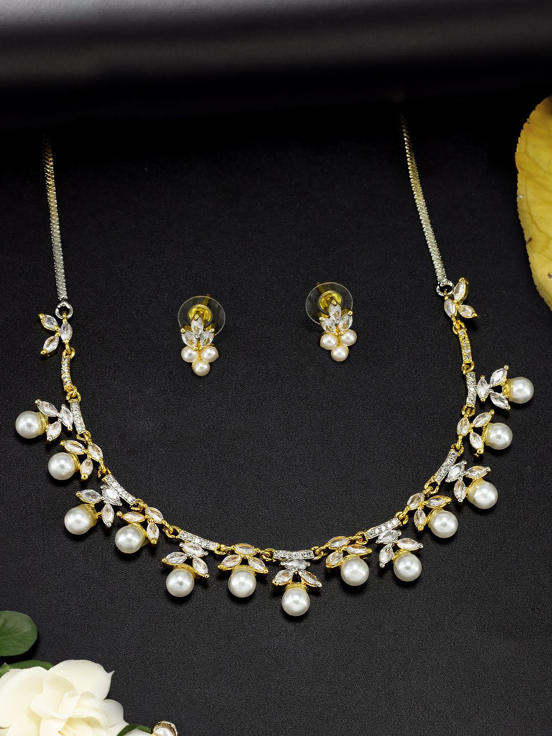 

PRIVIU Gold-Plated Leaf Shaped American Diamond-Studded & Pearl Jewellery Set