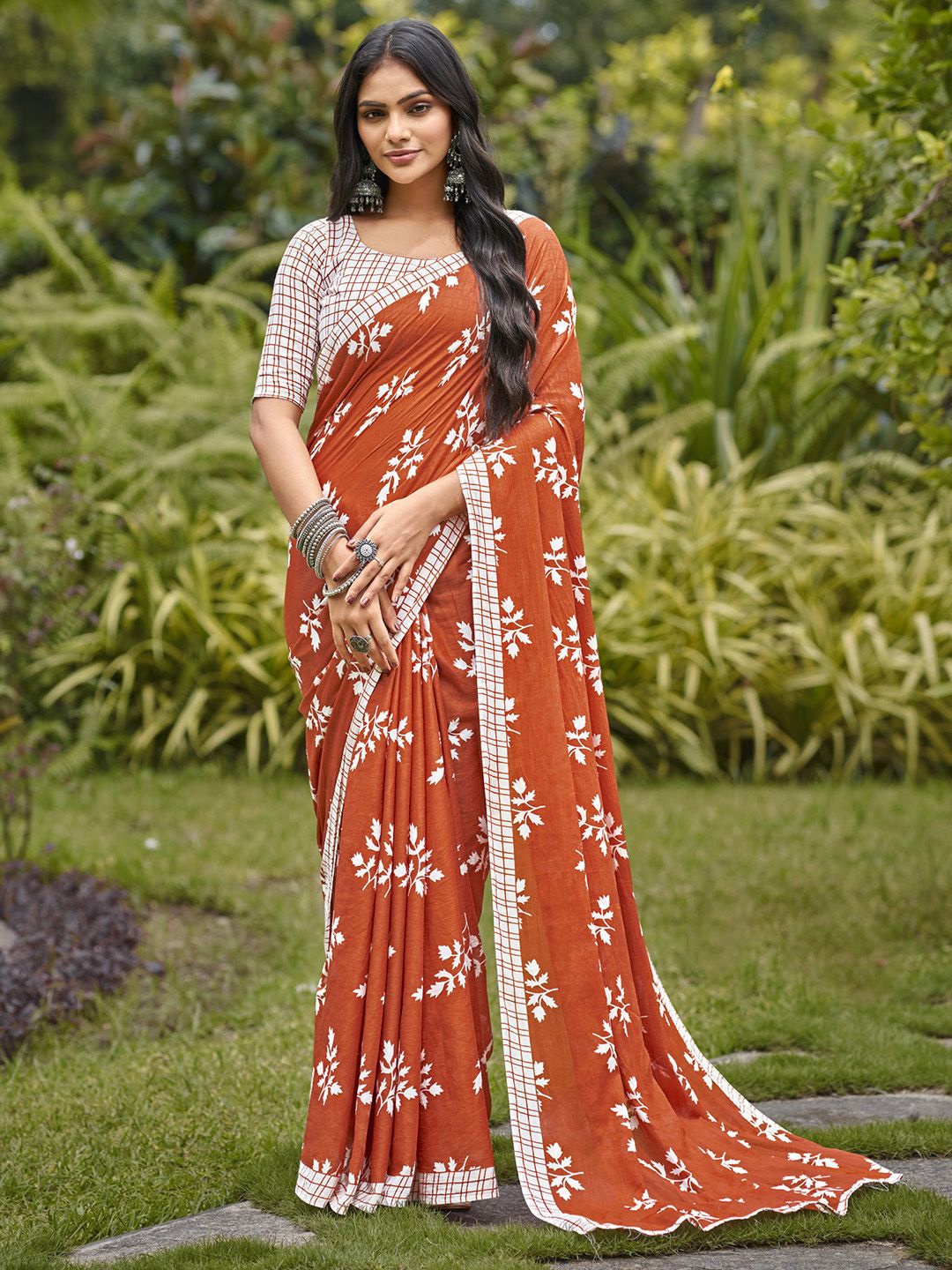 

Saree mall Floral Printed Designer Bagh Sarees, Orange