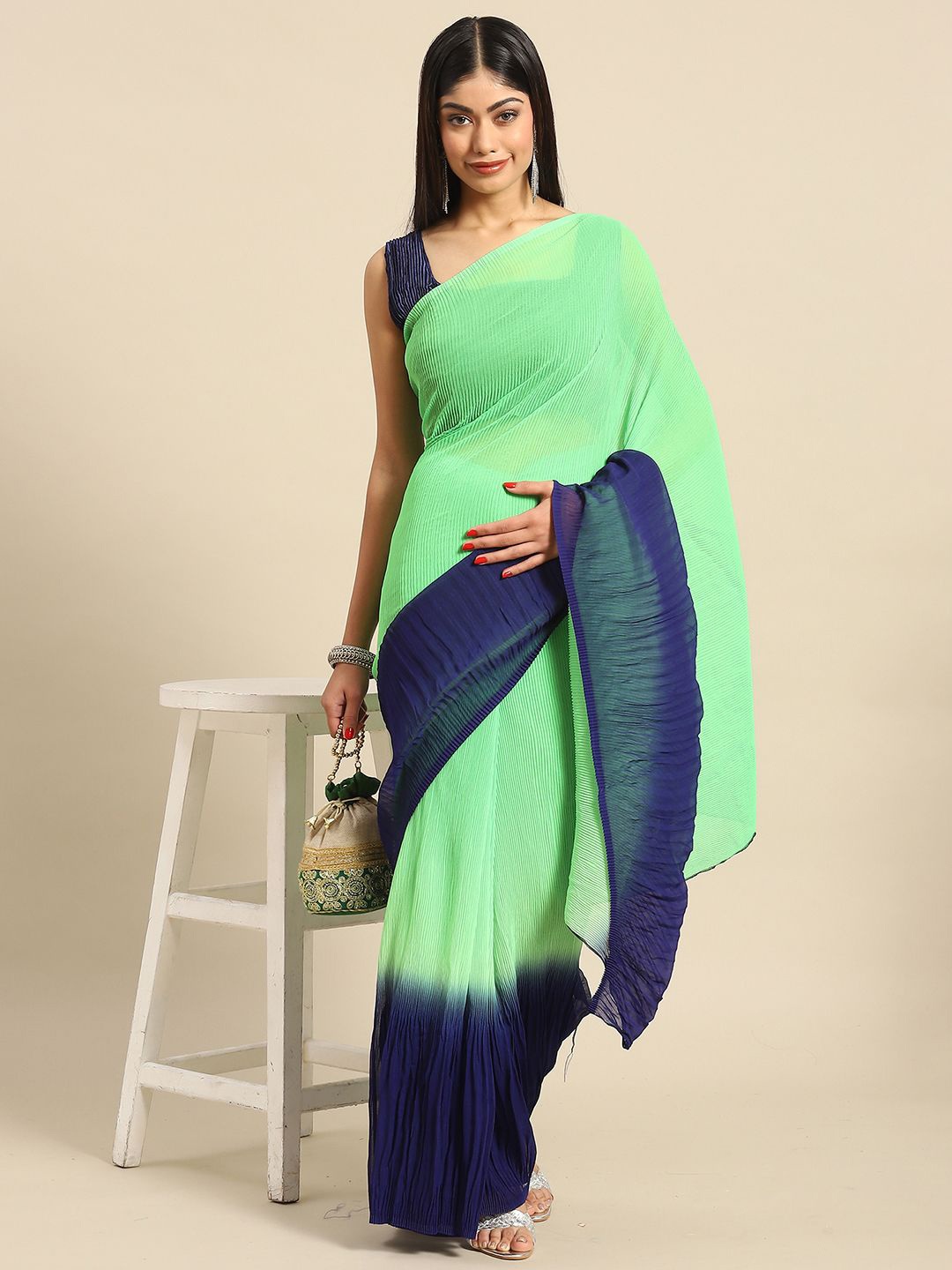 

KALINI Colourblocked Saree, Green