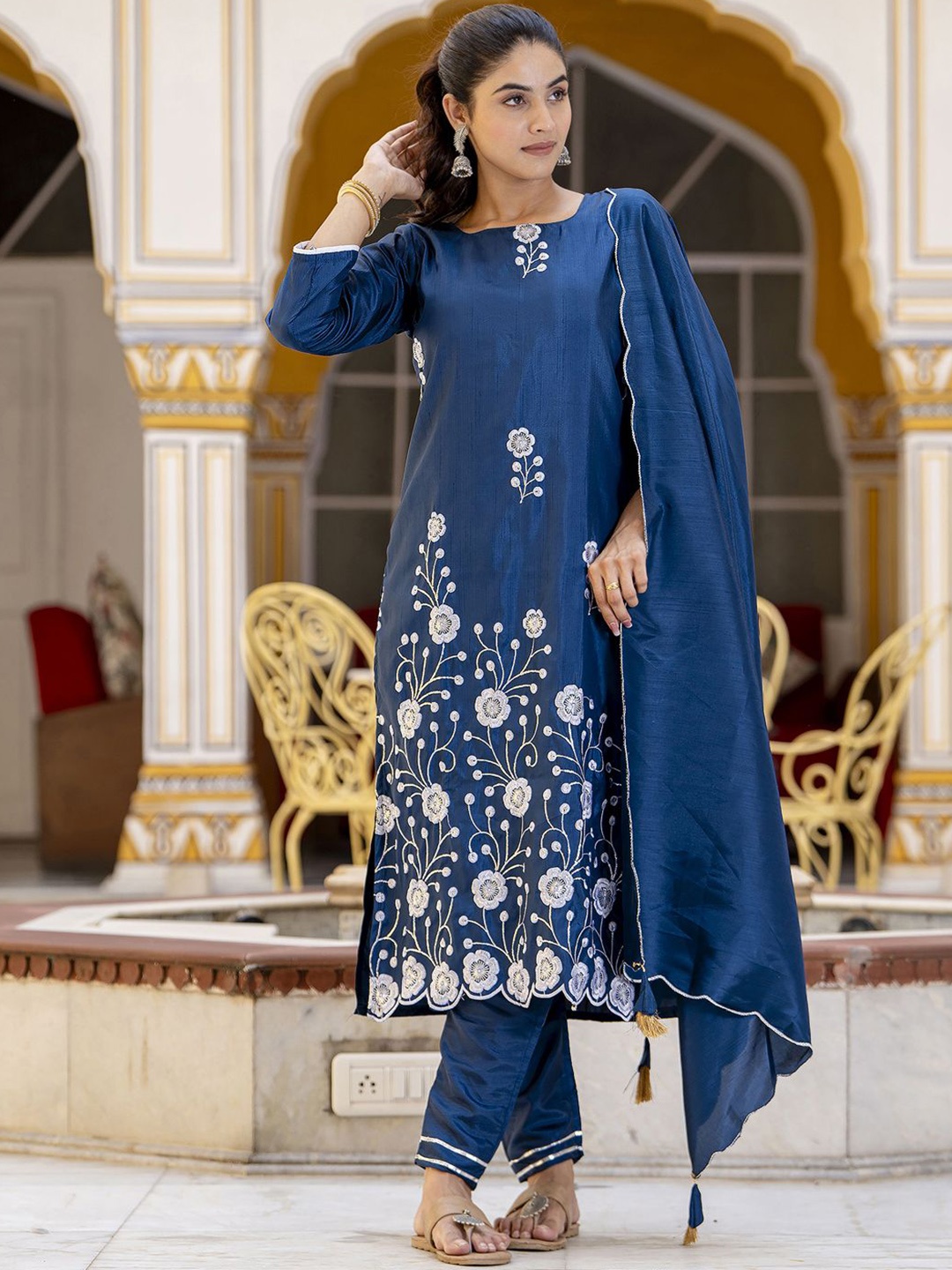 

VredeVogel Floral Embroidered Sequined Scalloped Straight Kurta With Trousers & Dupatta, Teal