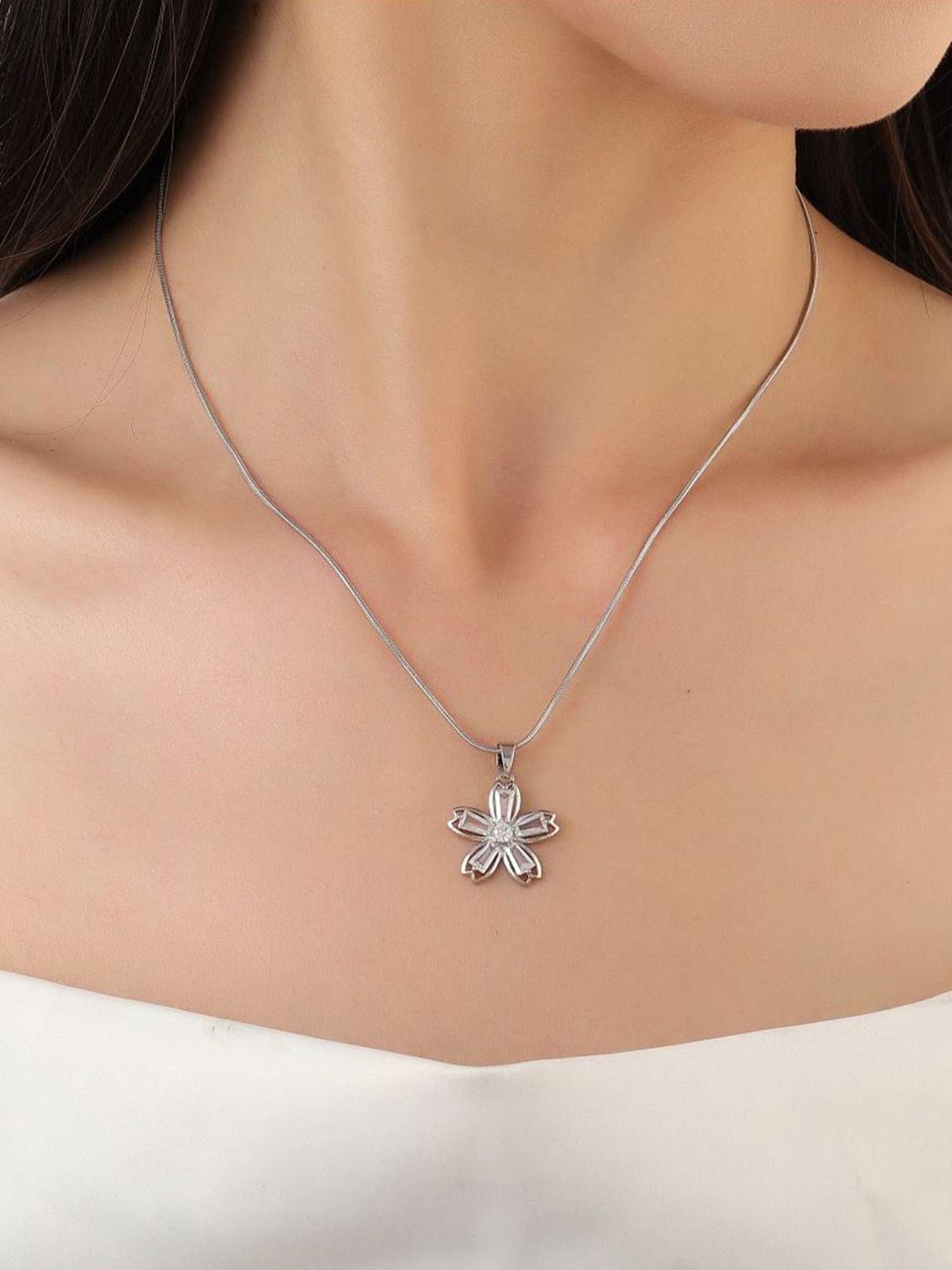 

SALTY Stainless Steel Stone-Studded Floral-Shaped Floral Pendant With Chain, Silver