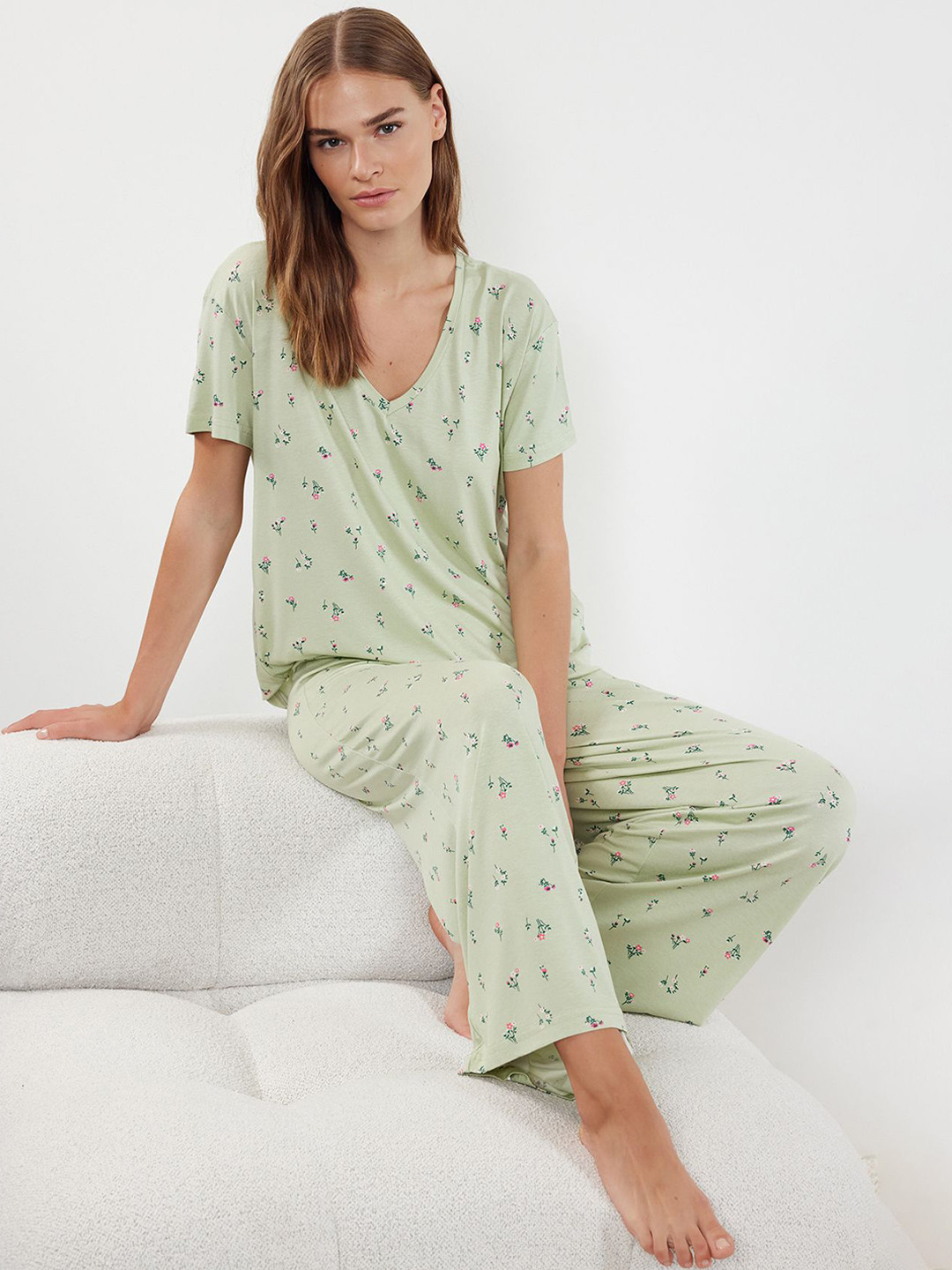

Trendyol Women Floral Printed Night suit, Green