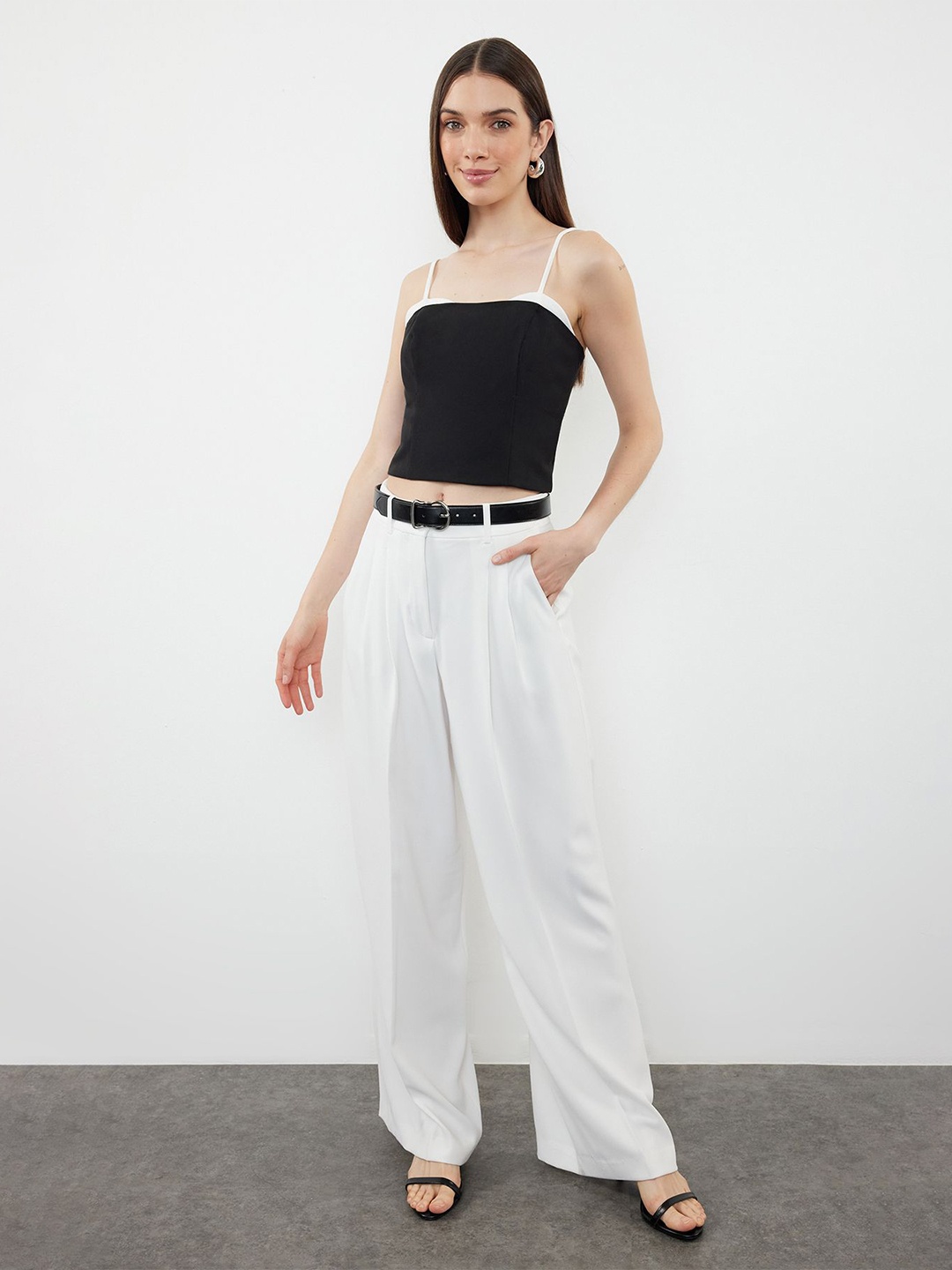 

Trendyol Crop Top, Na