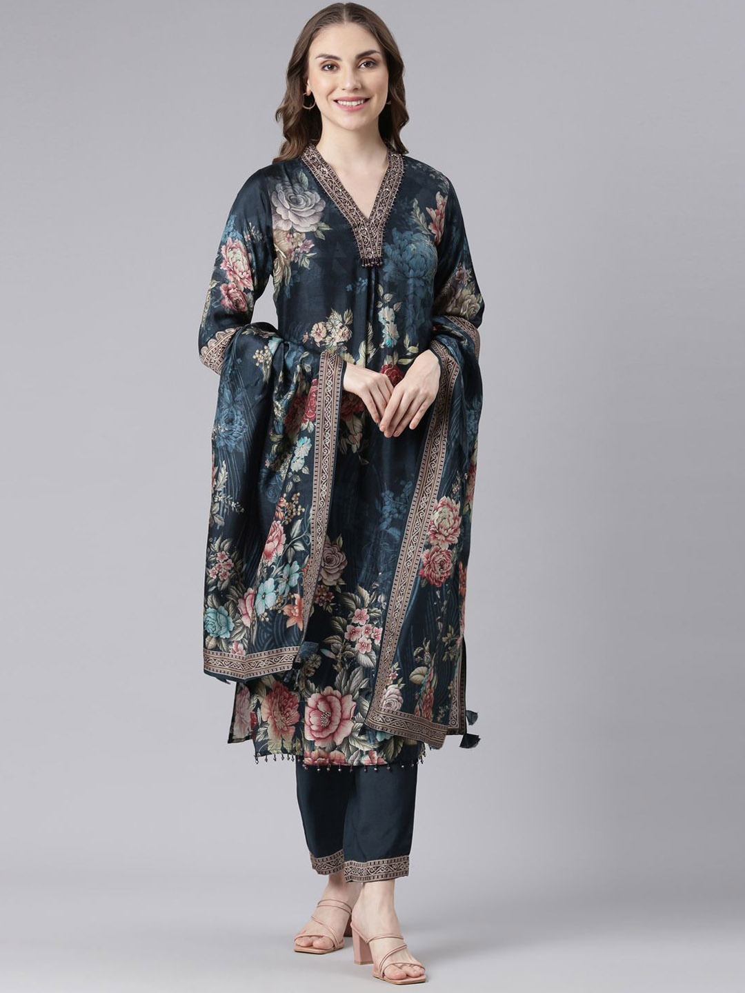 

Neerus Floral Printed Beads and Stones Straight Kurta with Trousers & With Dupatta, Blue