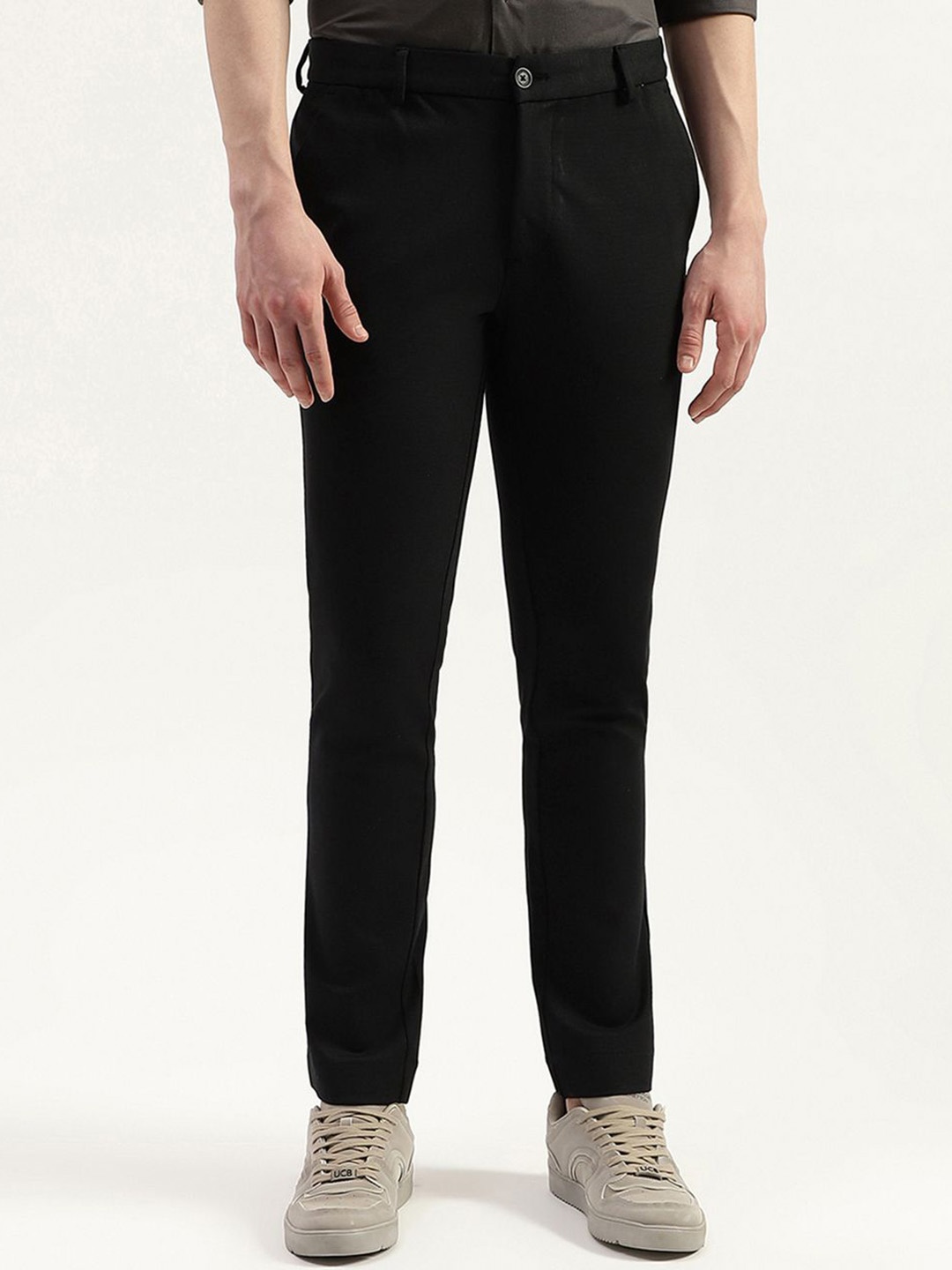 

United Colors of Benetton Men Urban Slim Slim Fit Mid-Rise Trousers, Black