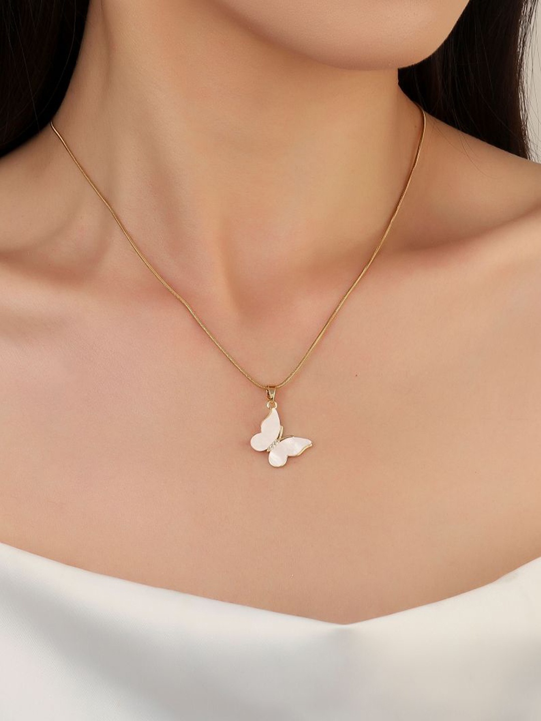 

SALTY On The Fly Studded Stainless Steel Pendant With Chain, Gold