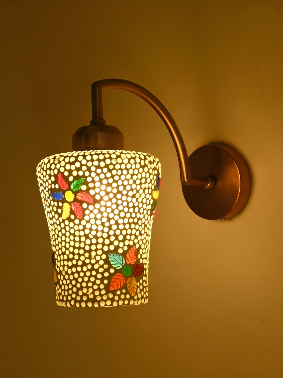 

Afast Gold-Toned & White Floral Contemporary Cylindrical Shaped Glass Wall Lamp