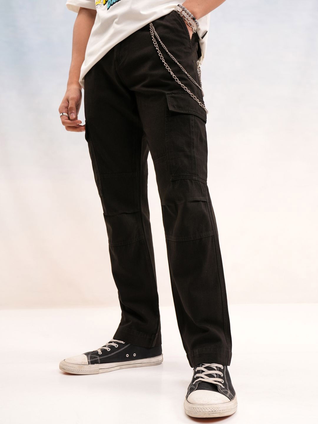 

HIGHLANDER Men Straight Fit Cargos, Black