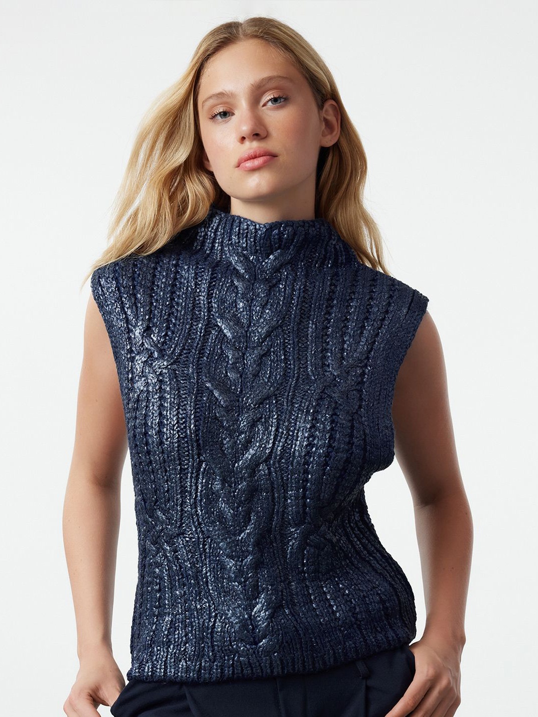 

Trendyol Women Cable Knit Sweater Vest, Navy blue