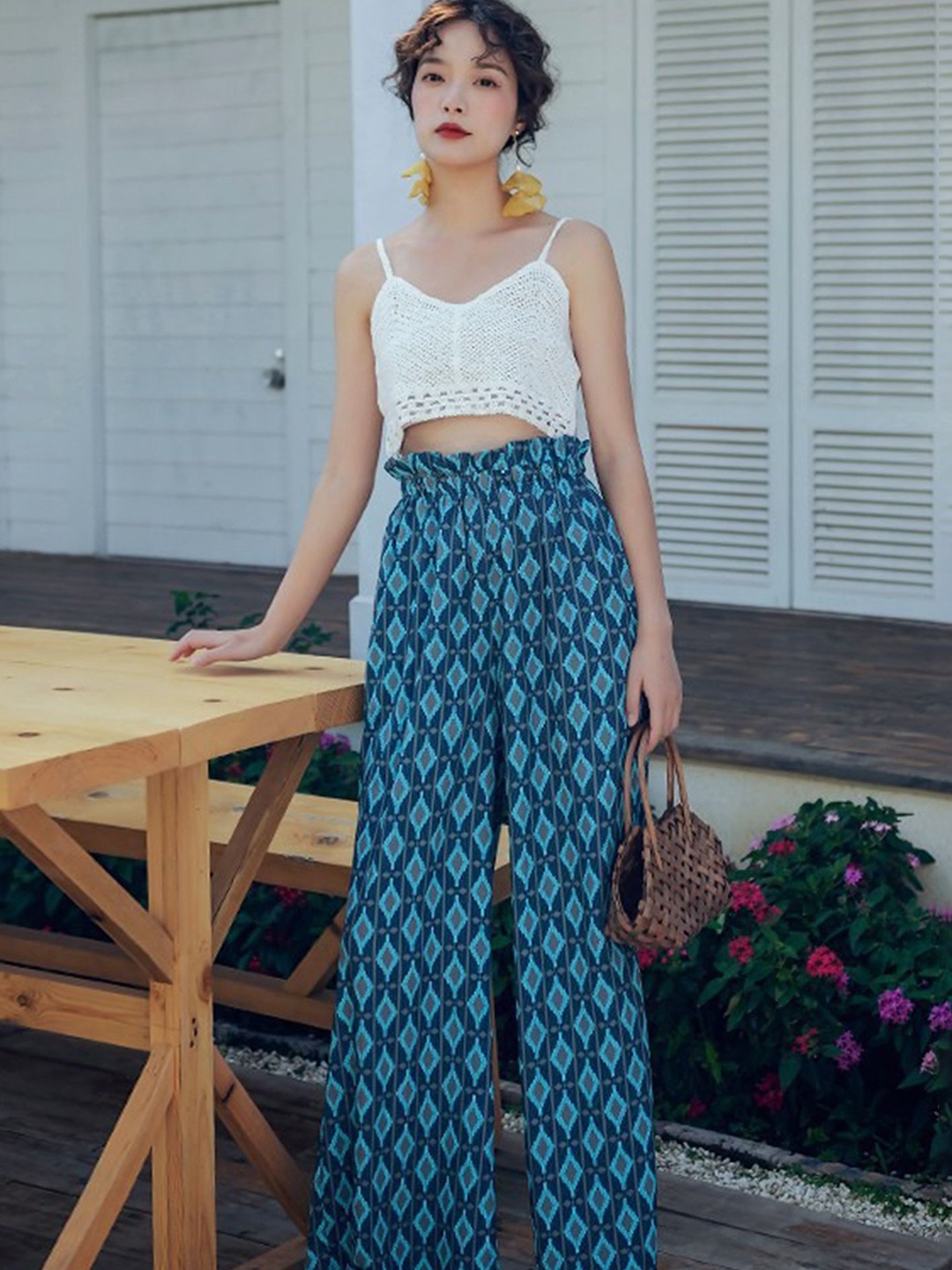 

LULU & SKY Cotton Crop Top, White