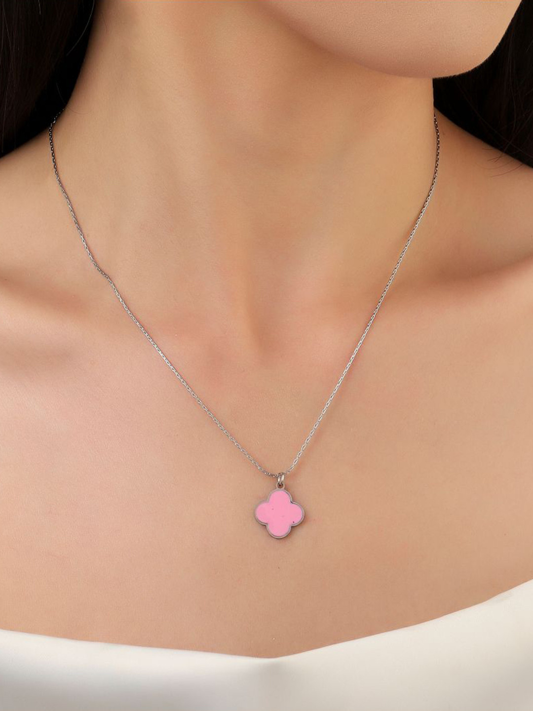 

SALTY Stone-Studded Floral Shaped Pendant With Chain, Silver