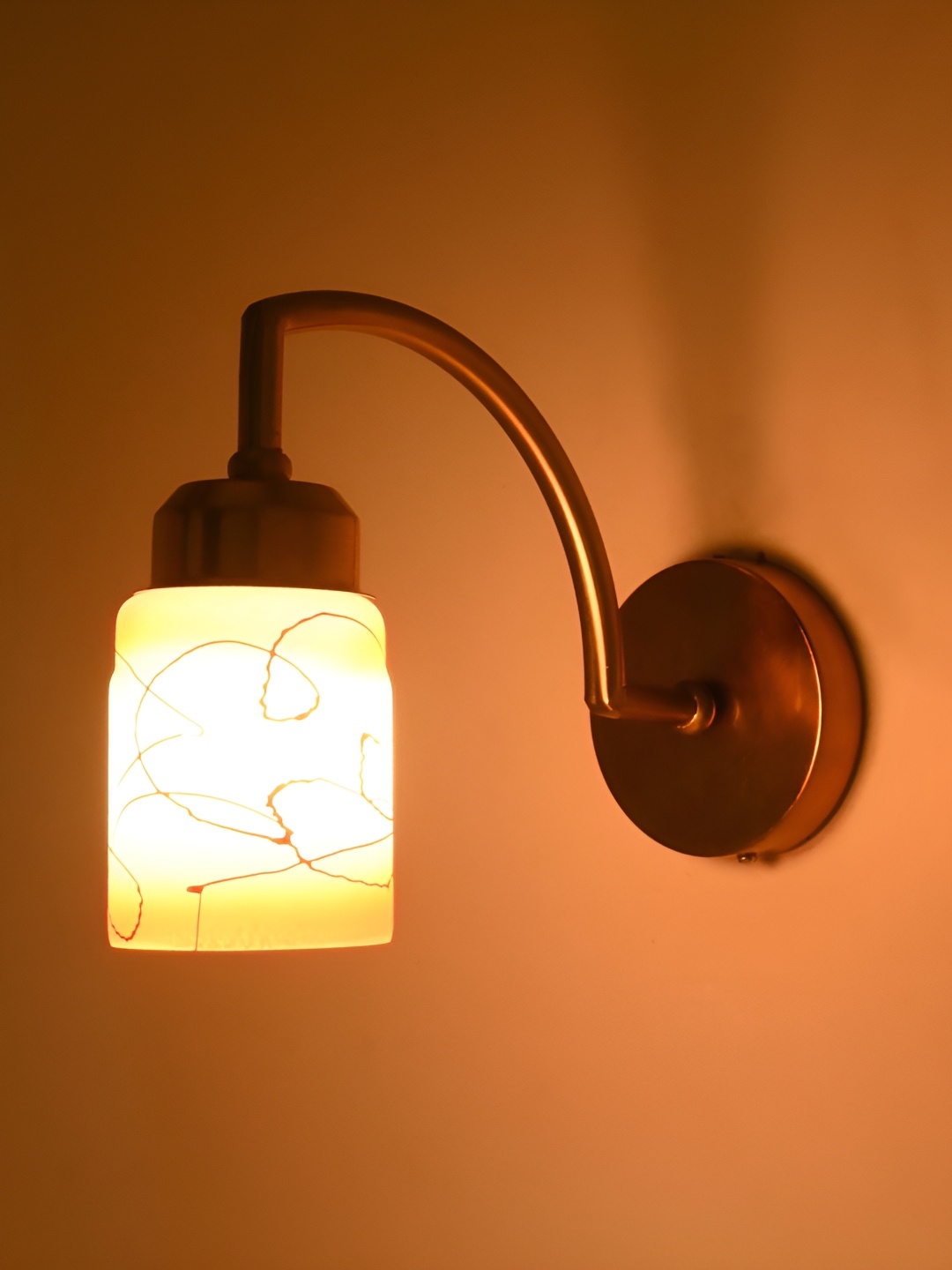 

Afast Gold-Toned & Orange-Coloured Colourblocked Glass Bell Shaped Wall Lamp