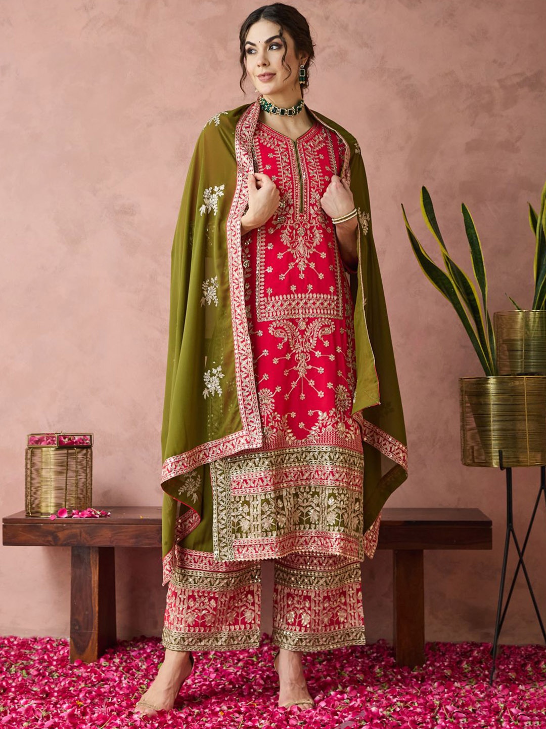 

KAVINDI Floral Embroidered Notch Neck Zari Straight Kurta With Palazzos & Dupatta, Pink