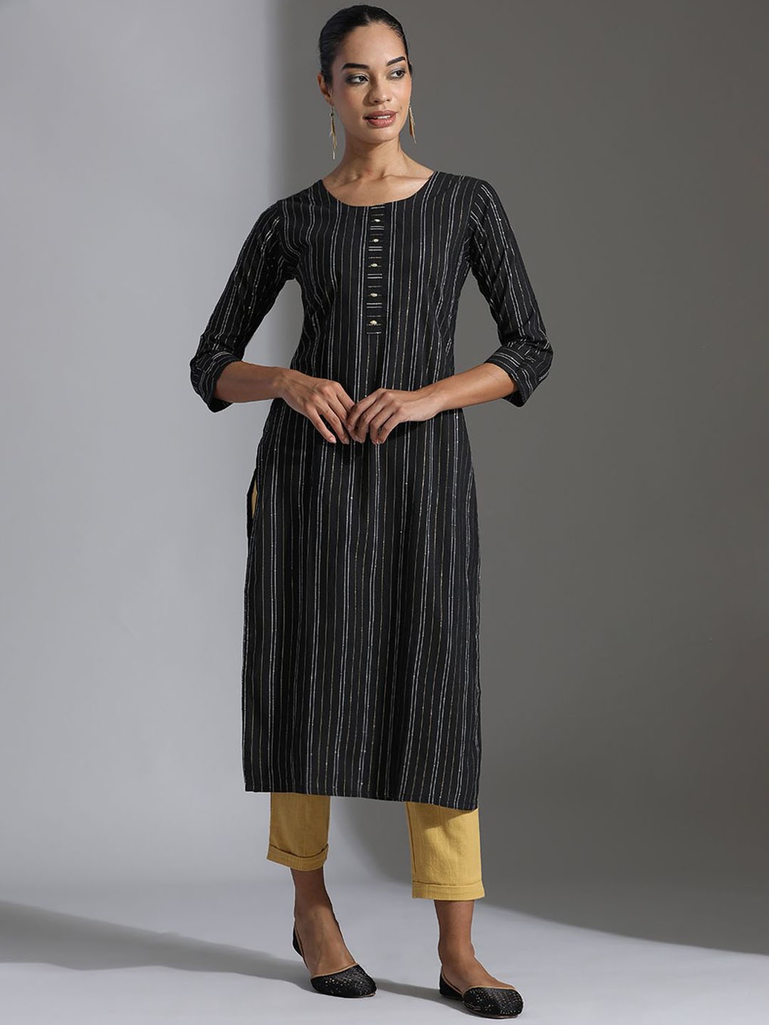 

Jaipur Kurti Embellished Sequinned Straight Kurta, Black