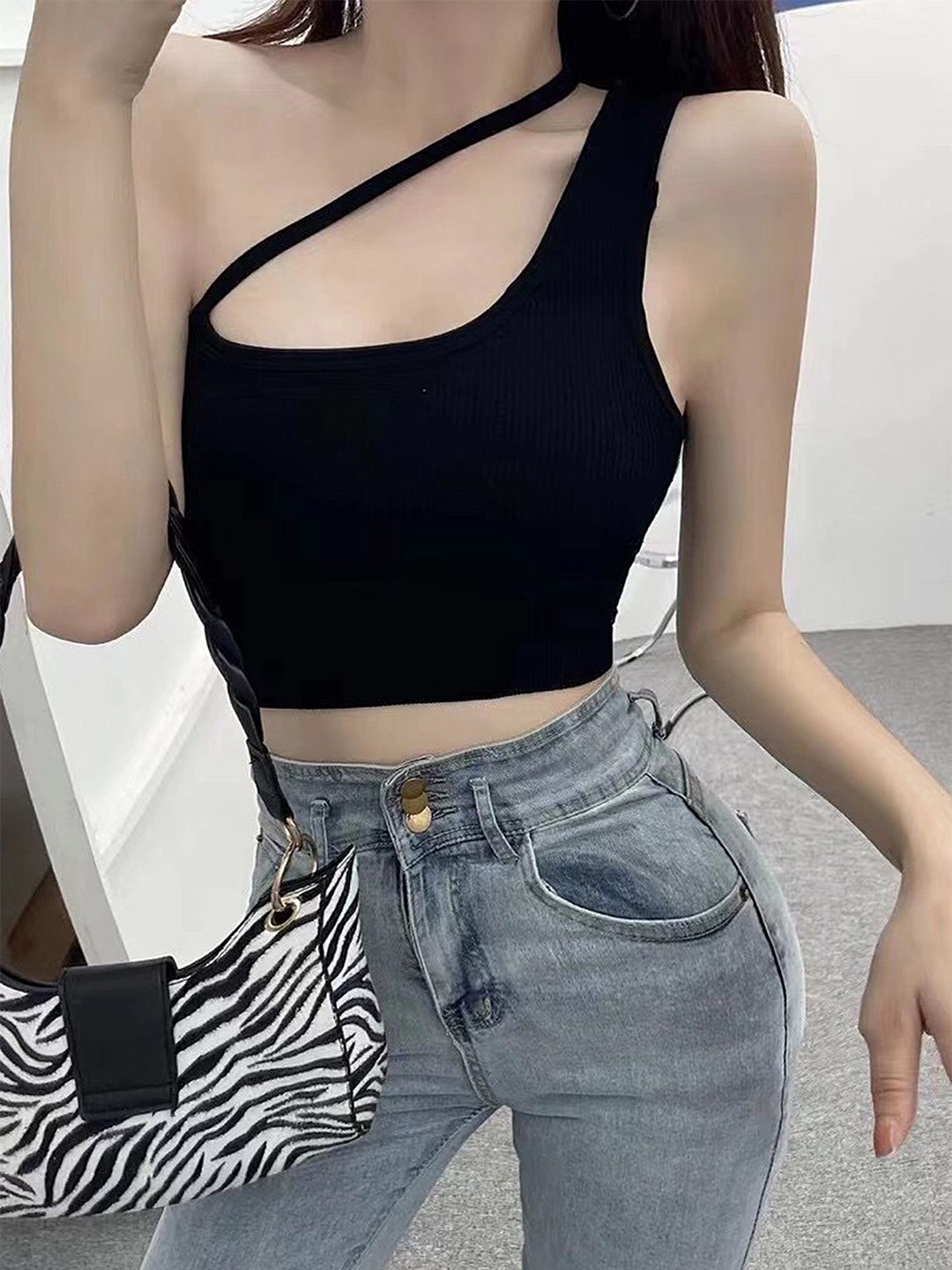 

LULU & SKY Tank Crop Top, Black