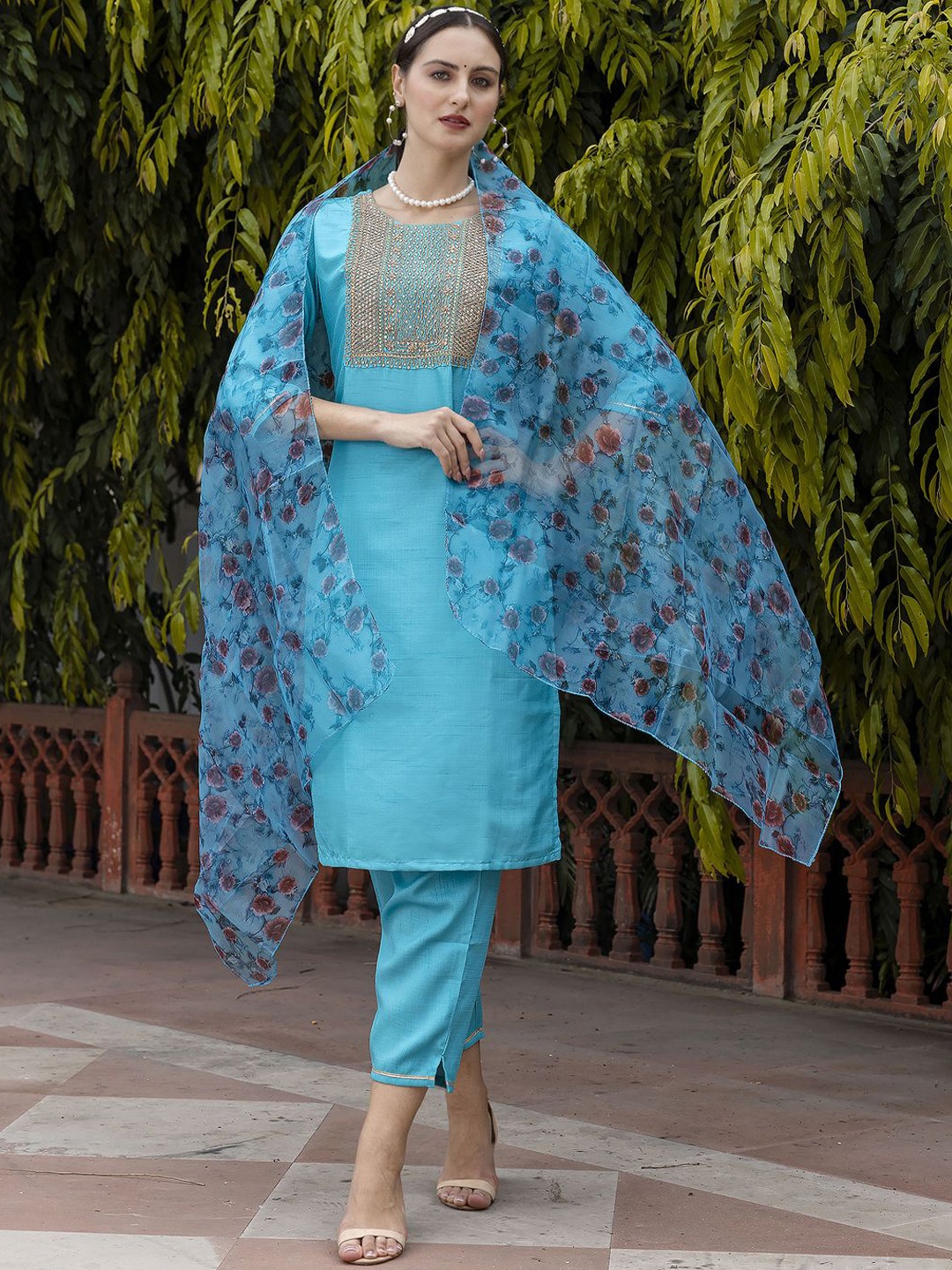 

VredeVogel Floral Straight Kurta with Trousers & With Dupatta, Blue